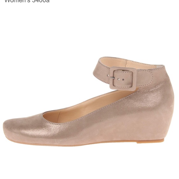 gold wedge dress shoes